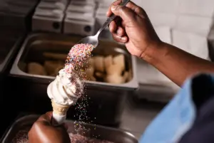 With every De Vrije Burger purchased you get a De Vrije Roomys